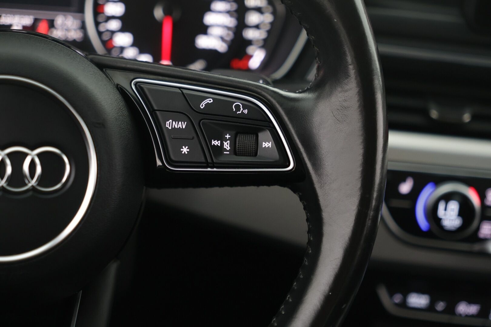 Audi A4 2017 Avant Land of quattro Edition 2,0 TDI 140 kW quattro S tronic - | LED | Webasto | Koukku | Vakkari | Suomi-auto |