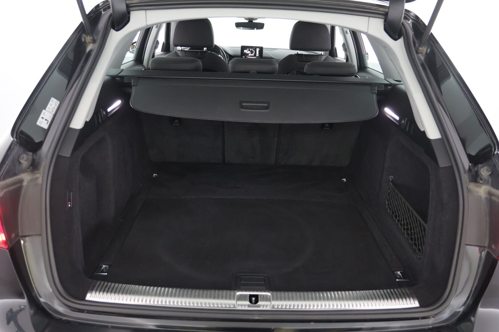 Audi A4 2017 Avant Land of quattro Edition 2,0 TDI 140 kW quattro S tronic - | LED | Webasto | Koukku | Vakkari | Suomi-auto |