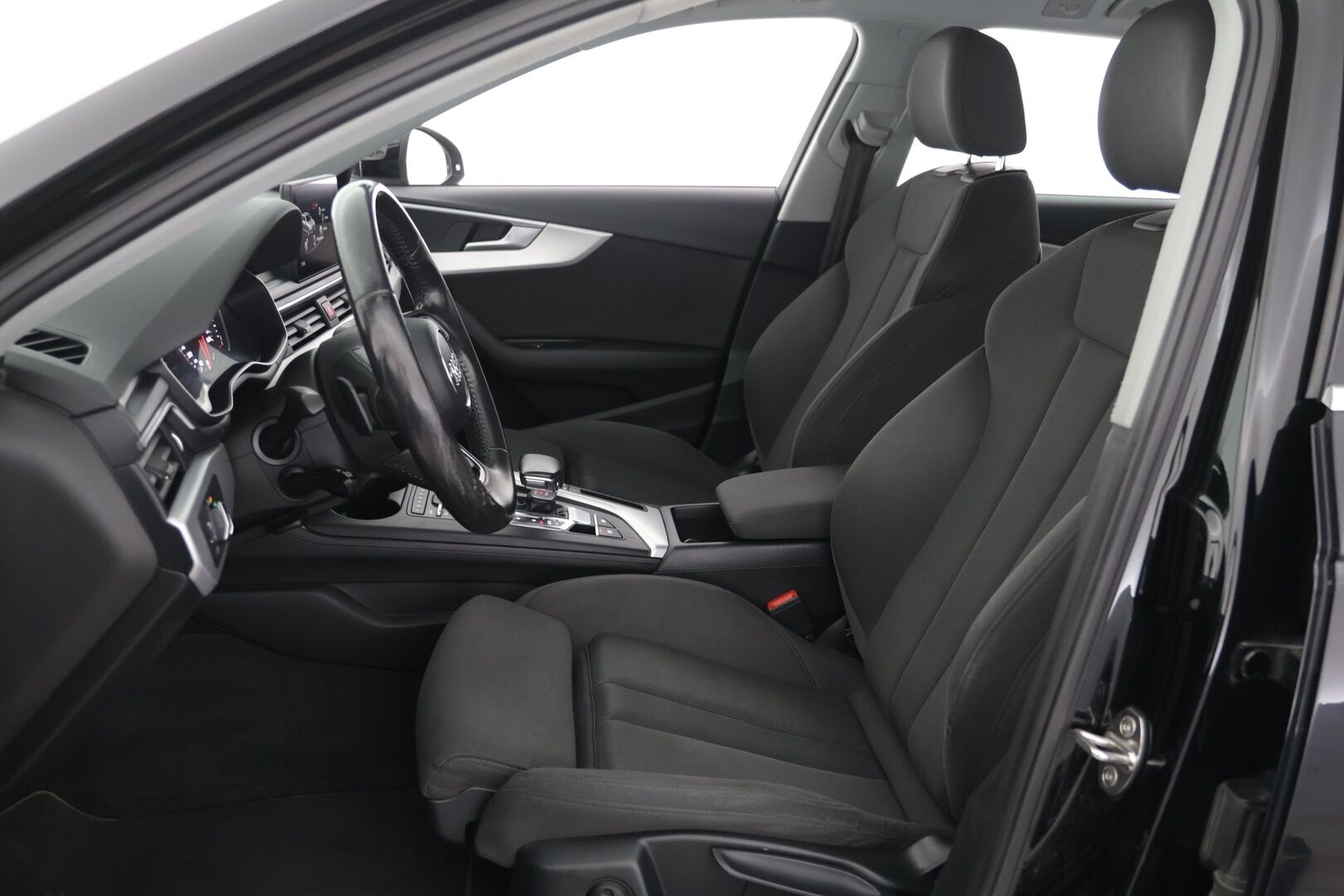 Audi A4 2017 Avant Land of quattro Edition 2,0 TDI 140 kW quattro S tronic - | LED | Webasto | Koukku | Vakkari | Suomi-auto |