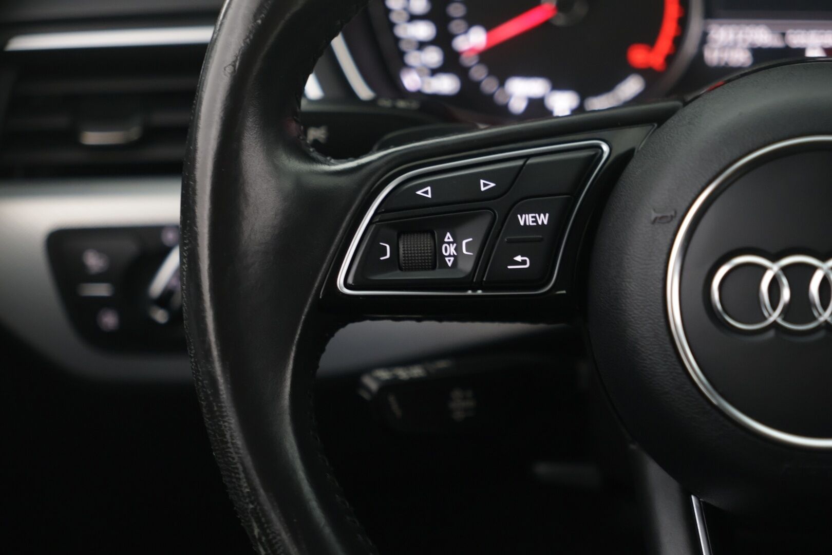 Audi A4 2017 Avant Land of quattro Edition 2,0 TDI 140 kW quattro S tronic - | LED | Webasto | Koukku | Vakkari | Suomi-auto |