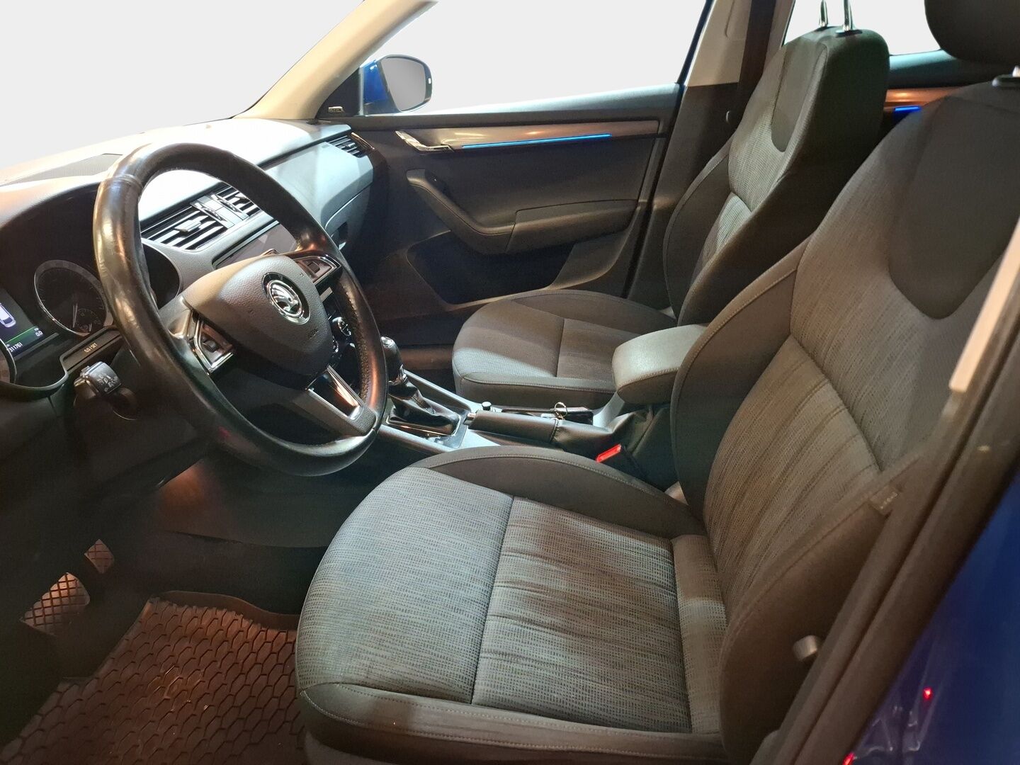 Skoda Octavia 2017 Combi 1,6 TDI Style DSG Autom. - Suomi-Auto | Webasto | Canton äänentoisto | Kamera | Koukku |Ambiente