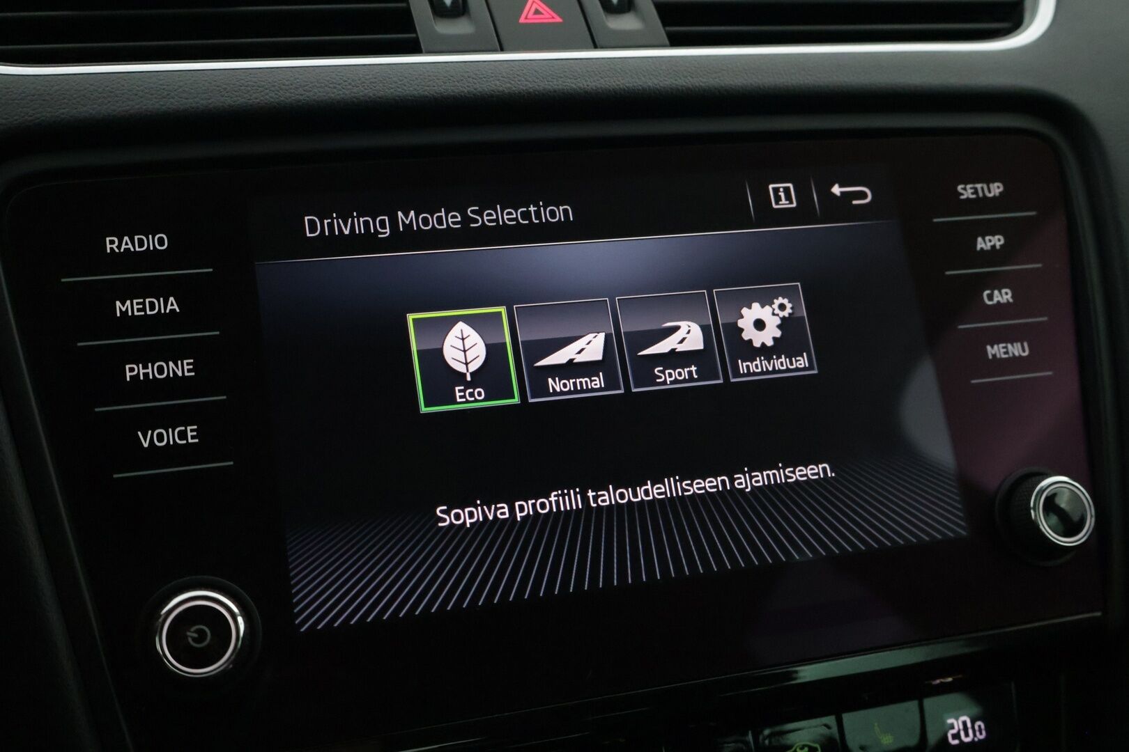 Skoda Octavia 2017 Combi 1,6 TDI Style DSG **WEBASTO /Canton äänentoisto / Kamera / Koukku / Ambiente** - Jakopää tehty 2/25 / 2x Renkaat vanteineen 