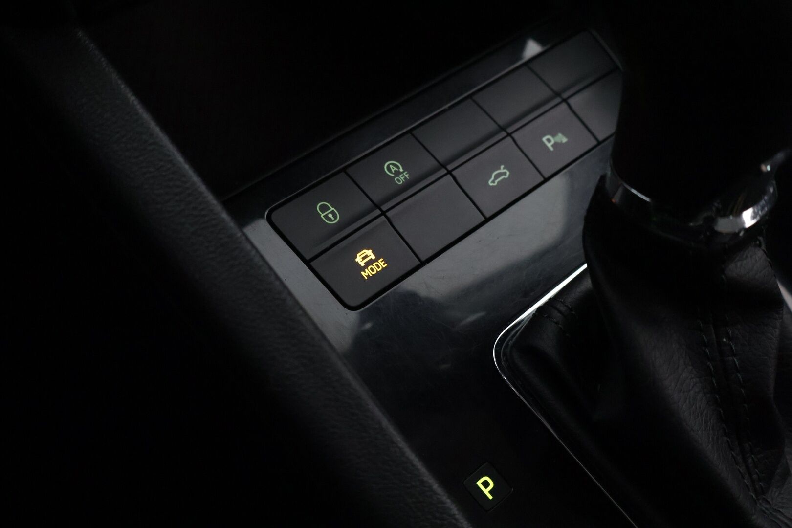 Skoda Octavia 2017 Combi 1,6 TDI Style DSG **WEBASTO /Canton äänentoisto / Kamera / Koukku / Ambiente** - Jakopää tehty 2/25 / 2x Renkaat vanteineen 