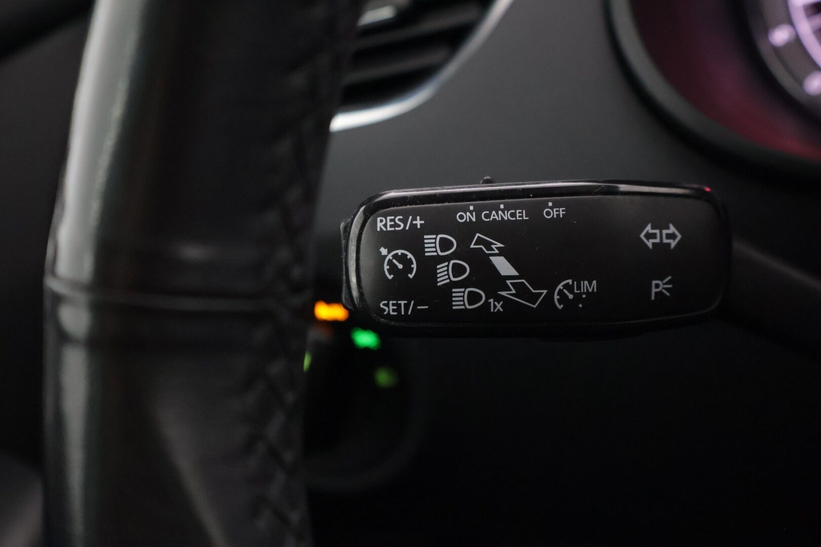 Skoda Octavia 2017 Combi 1,6 TDI Style DSG **WEBASTO /Canton äänentoisto / Kamera / Koukku / Ambiente** - Jakopää tehty 2/25 / 2x Renkaat vanteineen 