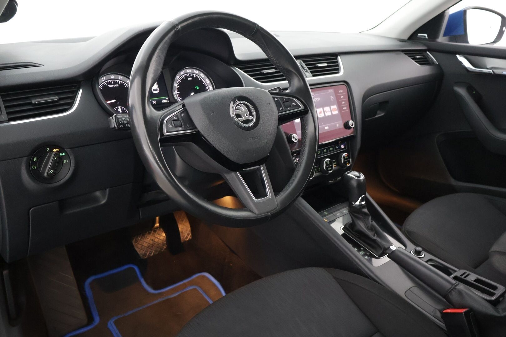 Skoda Octavia 2017 Combi 1,6 TDI Style DSG **WEBASTO /Canton äänentoisto / Kamera / Koukku / Ambiente** - Jakopää tehty 2/25 / 2x Renkaat vanteineen 