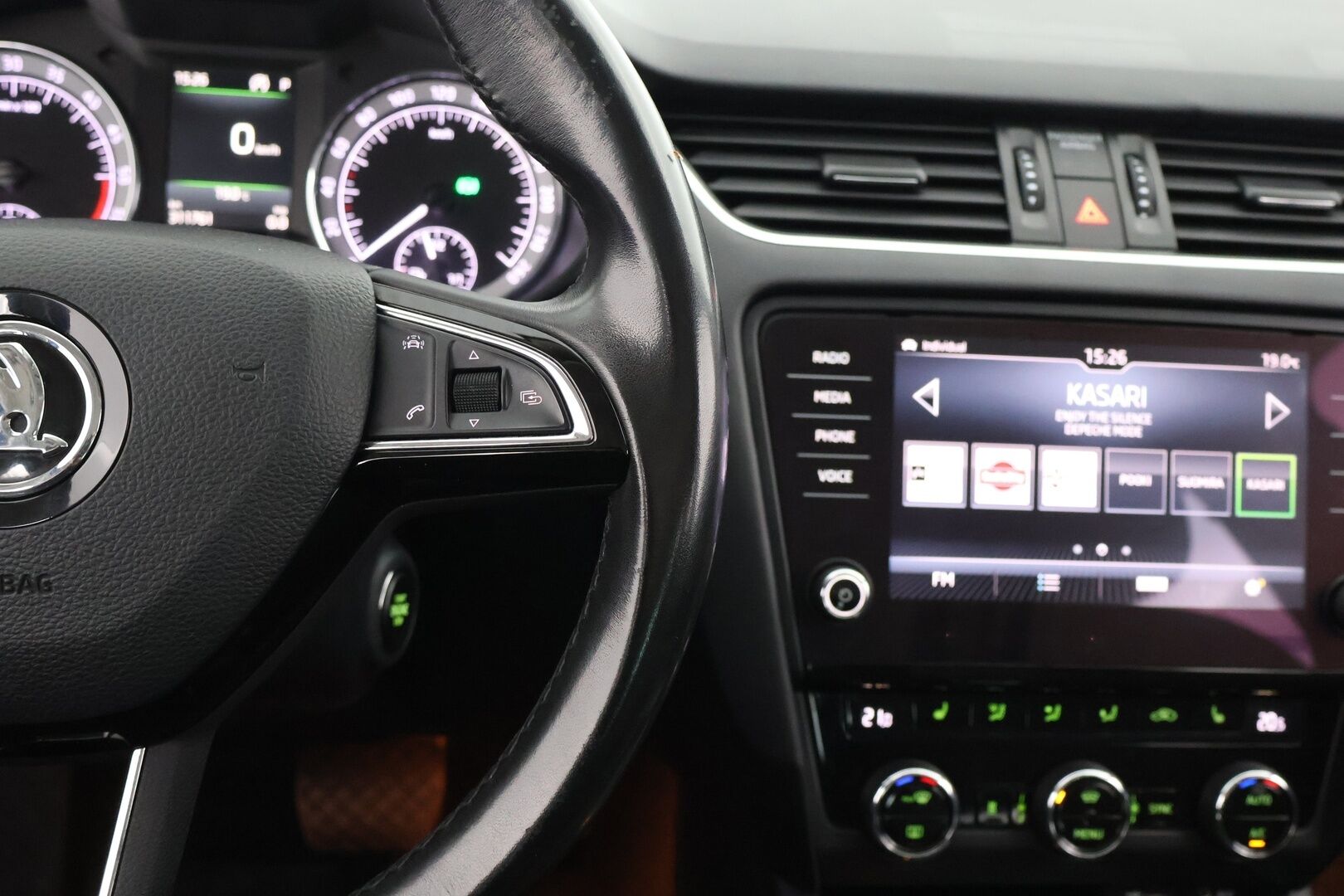 Skoda Octavia 2017 Combi 1,6 TDI Style DSG Autom. - Suomi-Auto | Webasto | Canton äänentoisto | Kamera | Koukku |Ambiente