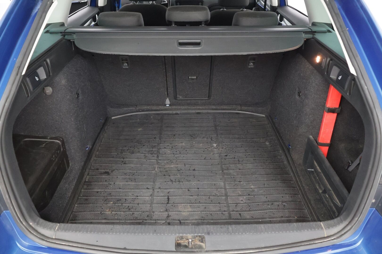 Skoda Octavia 2017 Combi 1,6 TDI Style DSG **WEBASTO /Canton äänentoisto / Kamera / Koukku / Ambiente** - Jakopää tehty 2/25 / 2x Renkaat vanteineen 