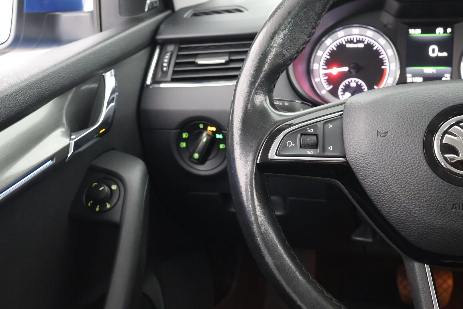 Skoda Octavia 2017 Combi 1,6 TDI Style DSG Autom. - Suomi-Auto | Webasto | Canton äänentoisto | Kamera | Koukku |Ambiente