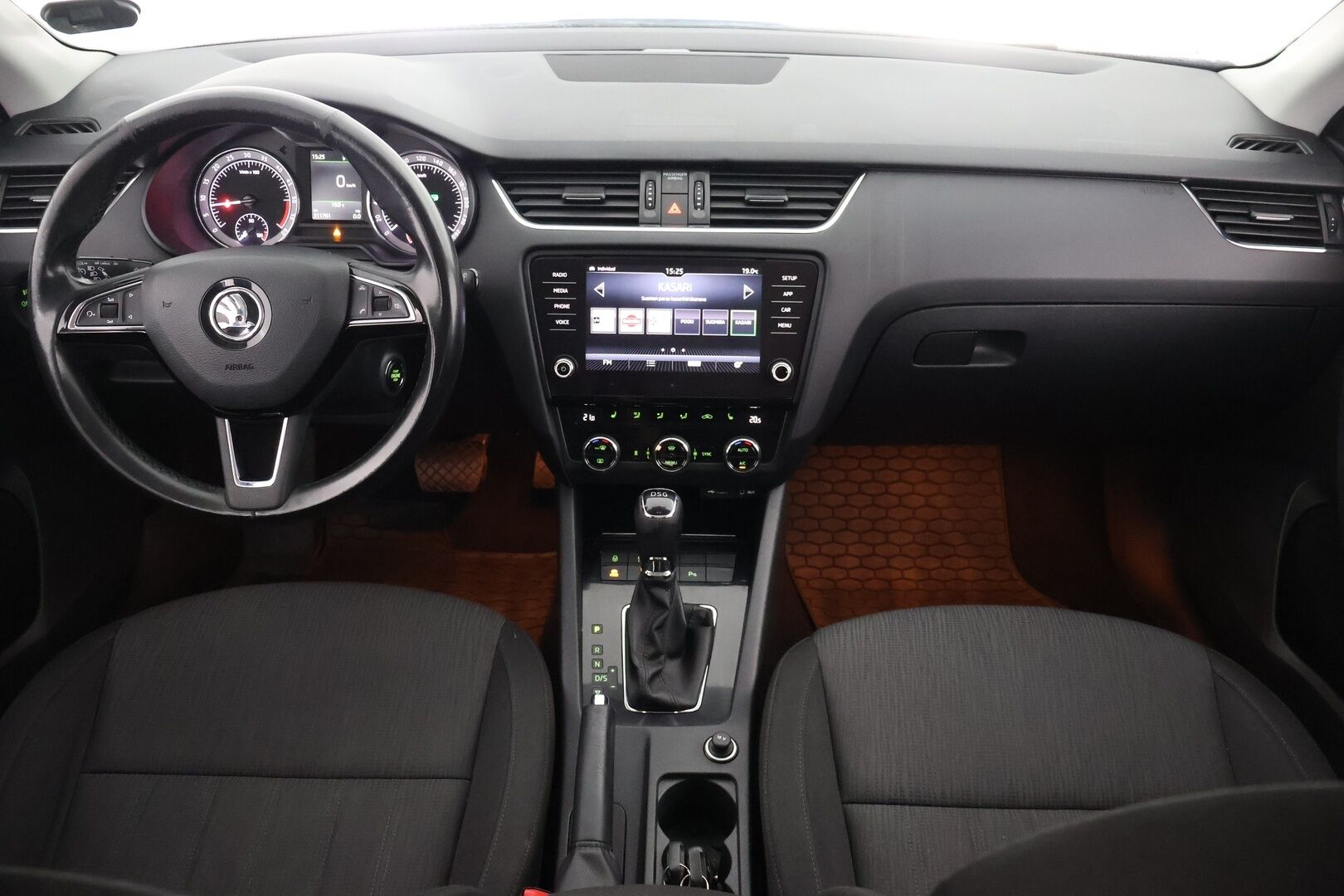 Skoda Octavia 2017 Combi 1,6 TDI Style DSG Autom. - Suomi-Auto | Webasto | Canton äänentoisto | Kamera | Koukku |Ambiente