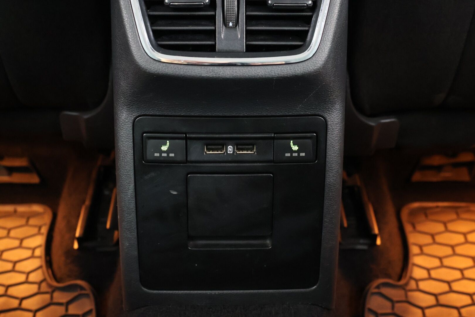 Skoda Octavia 2017 Combi 1,6 TDI Style DSG Autom. - Suomi-Auto | Webasto | Canton äänentoisto | Kamera | Koukku |Ambiente