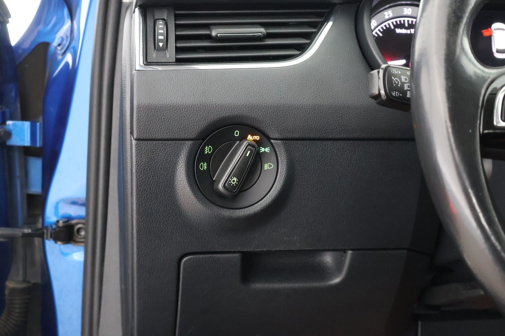 Skoda Octavia 2017 Combi 1,6 TDI Style DSG Autom. - Suomi-Auto | Webasto | Canton äänentoisto | Kamera | Koukku |Ambiente