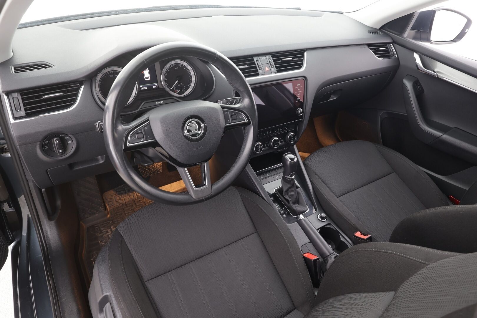 Skoda Octavia 2018 Combi 1,0 TSI Style DSG Autom. -  | Webasto | Koukku | LED | P.Kamera | Keyless | Vakkari | Apple&Android | Suomi-auto | Kahdet Renkaat |