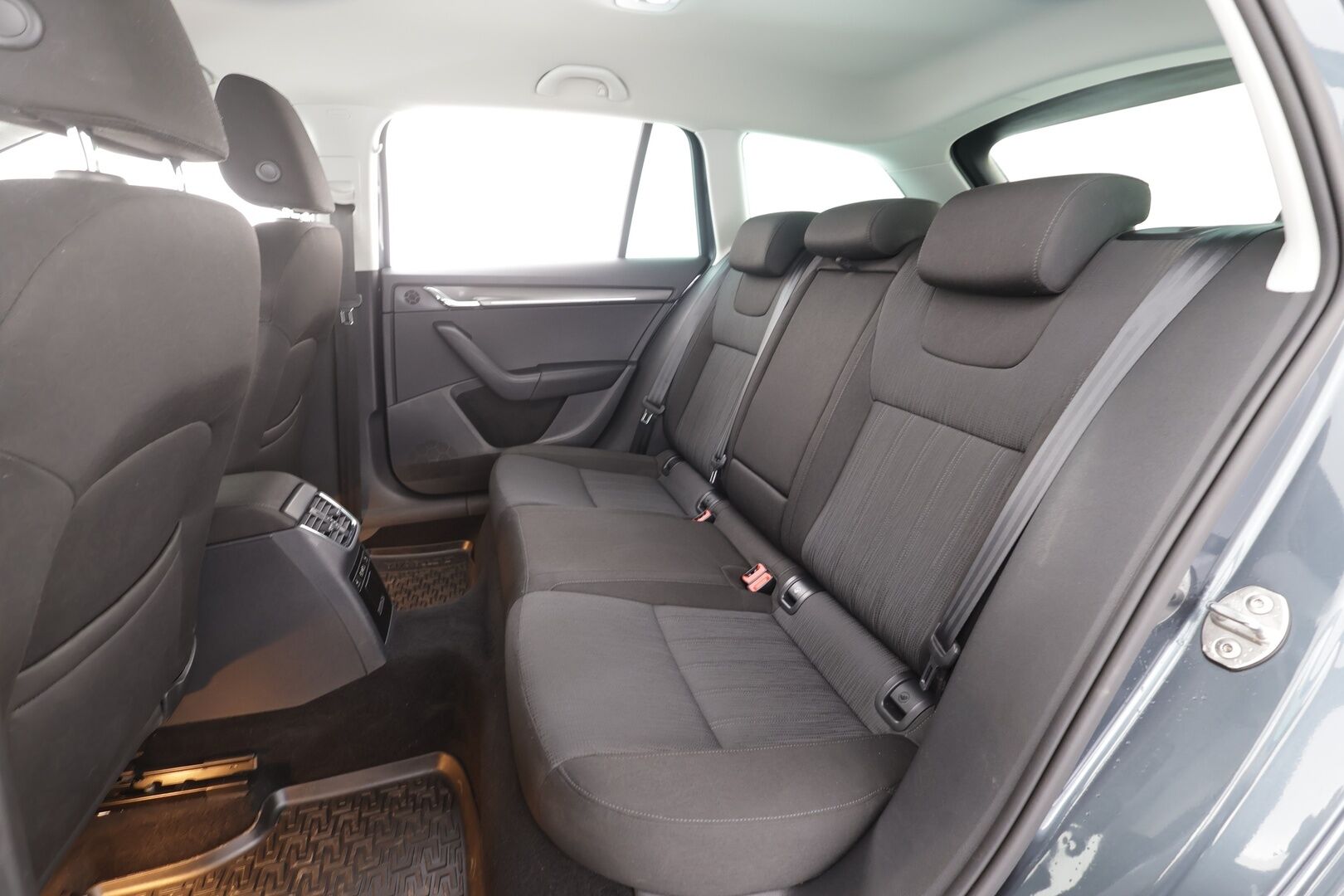 Skoda Octavia 2018 Combi 1,0 TSI Style DSG Autom. -  | Webasto | Koukku | LED | P.Kamera | Keyless | Vakkari | Apple&Android | Suomi-auto | Kahdet Renkaat |