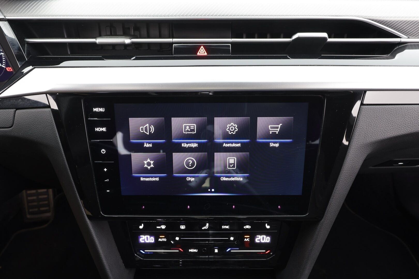 Volkswagen Arteon 2023 Shooting Brake R-Line Business eHybrid 160 kW DSG-automaatti - | ACC | Webasto | Koukku | HUD | DCC | IQ.Light | Nahka-alcantara | Digimittaristo | Travel Assist | P.kamera | Keyless | 1-om suomiauto | 2x renkaat aluin | ALV | 