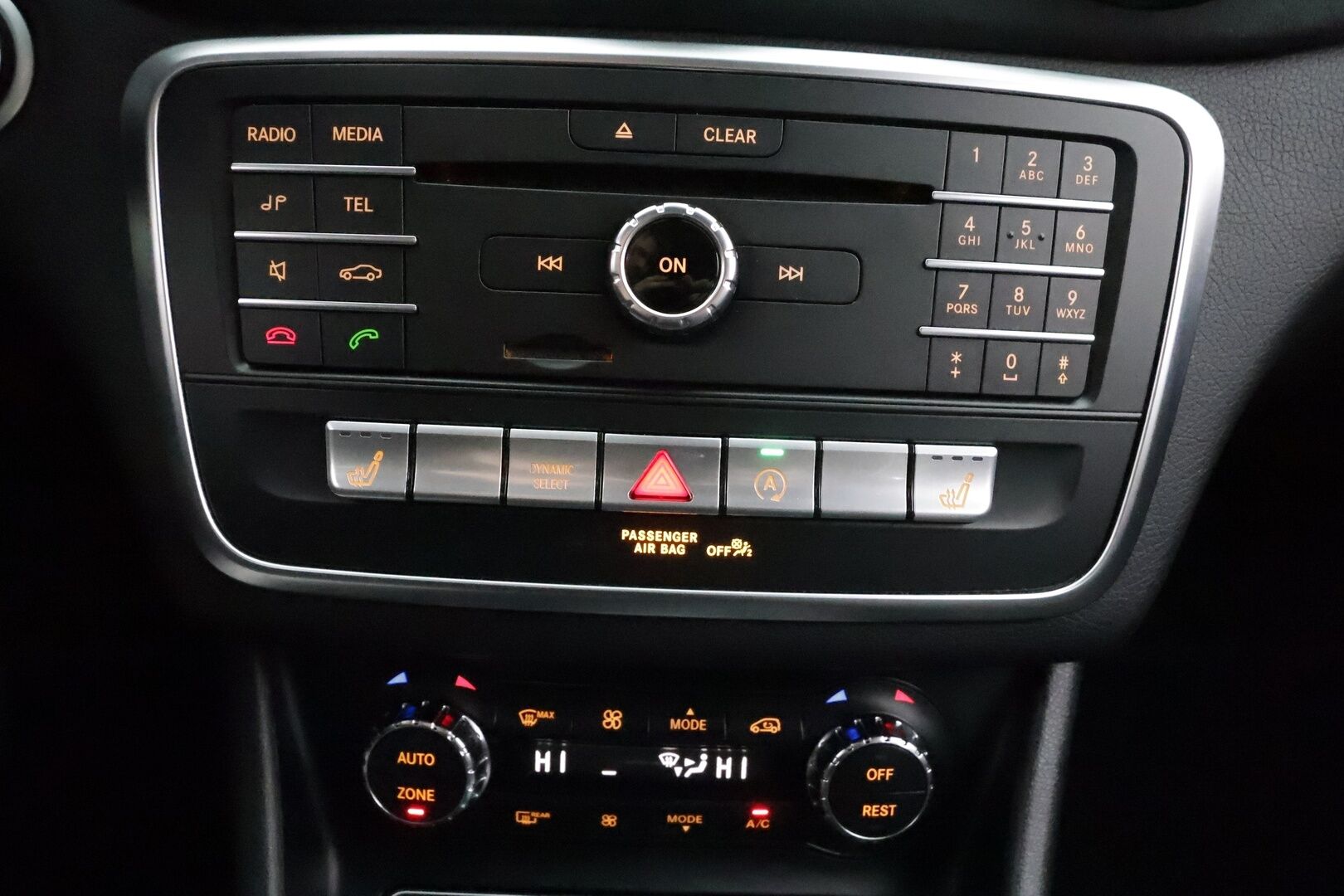 Mercedes-Benz CLA 2018 180 A Shooting Brake White Art Edition * Vakkari / LED / urheiluistuimet / P.Kamera / AMG / Bluetooth * - Kahdet renkaat / Suomi-auto