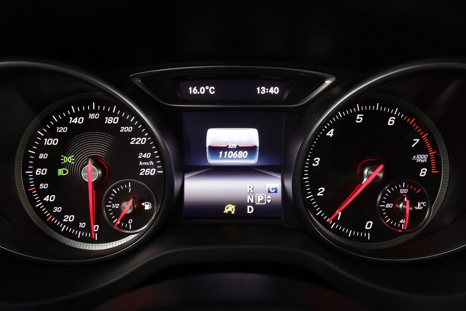 Mercedes-Benz CLA 2018 180 A Shooting Brake White Art Edition * Vakkari / LED / urheiluistuimet / P.Kamera / AMG / Bluetooth * - Kahdet renkaat / Suomi-auto