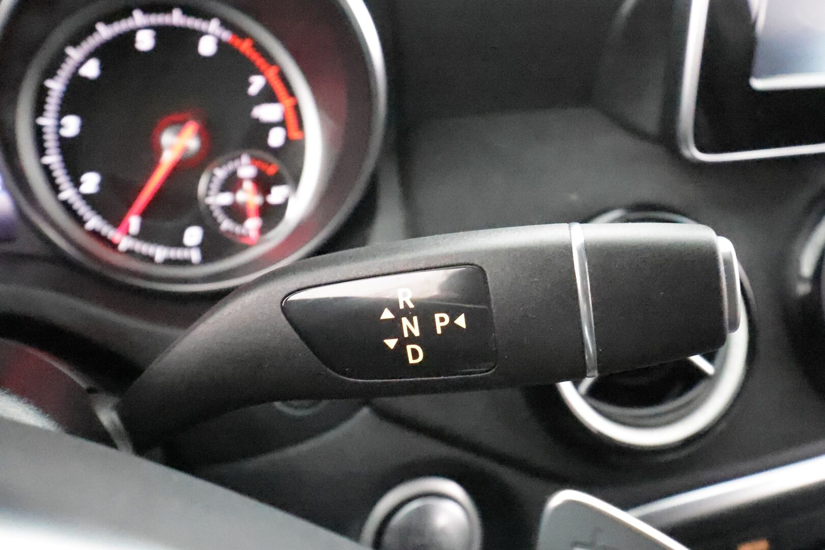 Mercedes-Benz CLA 2018 180 A Shooting Brake White Art Edition * Vakkari / LED / urheiluistuimet / P.Kamera / AMG / Bluetooth * - Kahdet renkaat / Suomi-auto