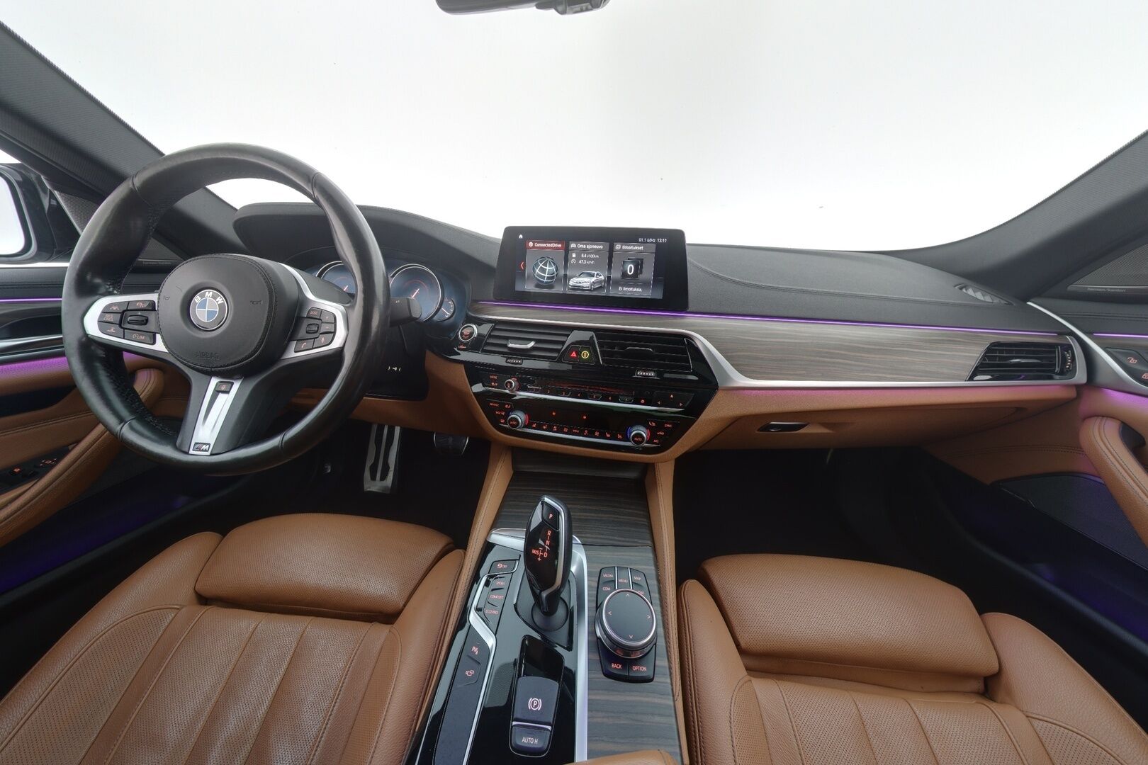 BMW 520 2017 G30 Sedan 520d A xDrive Business M-Sport - Supervarusteet! / Soft Close / ACC / H&K / Webasto / Koukku / HUD