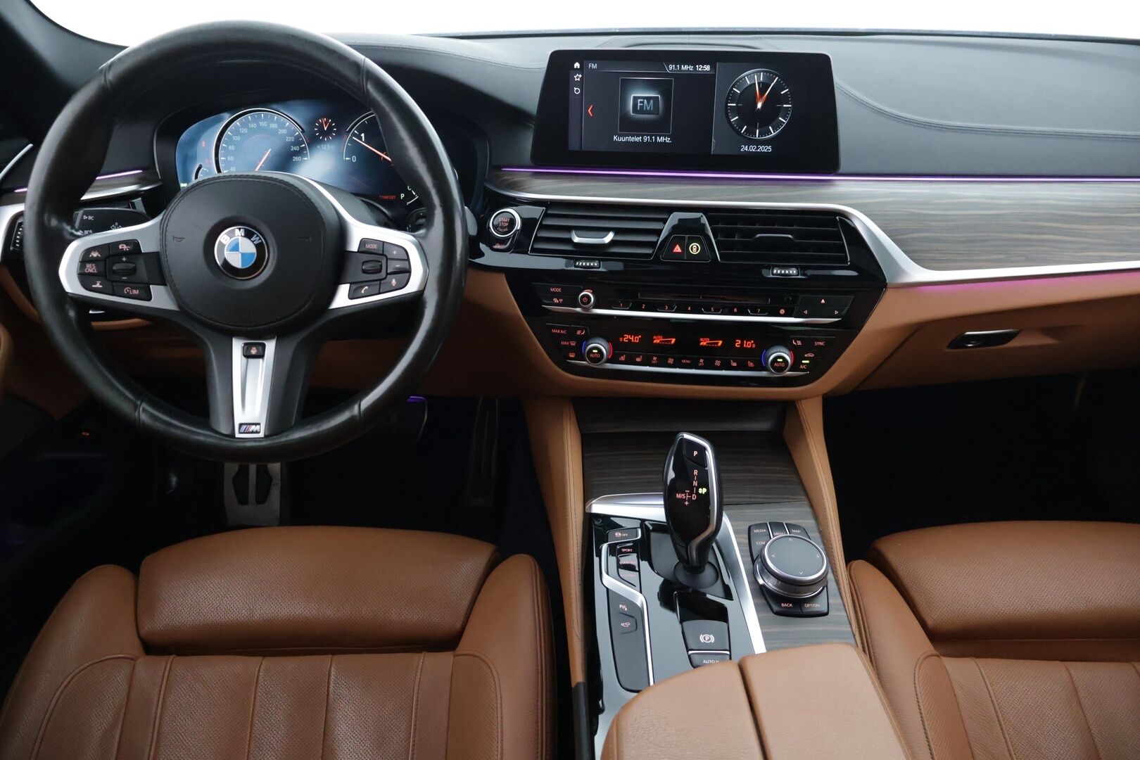 BMW 520 2017 G30 Sedan 520d A xDrive Business M-Sport - Supervarusteet! / Soft Close / ACC / H&K / Webasto / Koukku / HUD