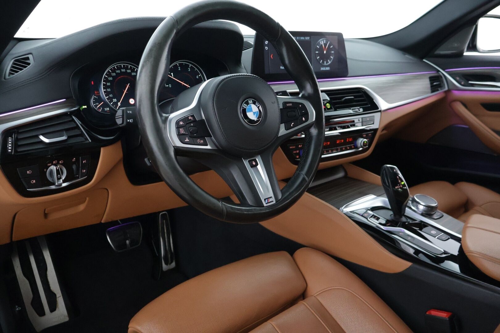 BMW 520 2017 G30 Sedan 520d A xDrive Business M-Sport - Supervarusteet! / Soft Close / ACC / H&K / Webasto / Koukku / HUD