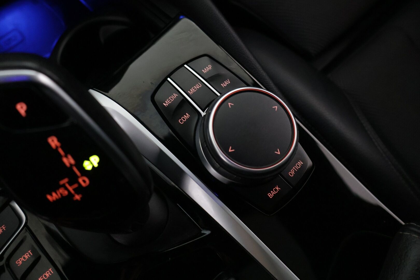 BMW 530 2017 G30 Sedan 530e A iPerformance Launch Edition Sport  MYYDÄÄN HUUTOKAUPAT.COM - M Sport | ACC | HUD | Panorama | 360° Kamera | Navi Professional | Adaptiiviset LED-ajovalot | Ambient Light | | Suomi-auto| MYYDÄÄN HUUTOKAUPAT.COM