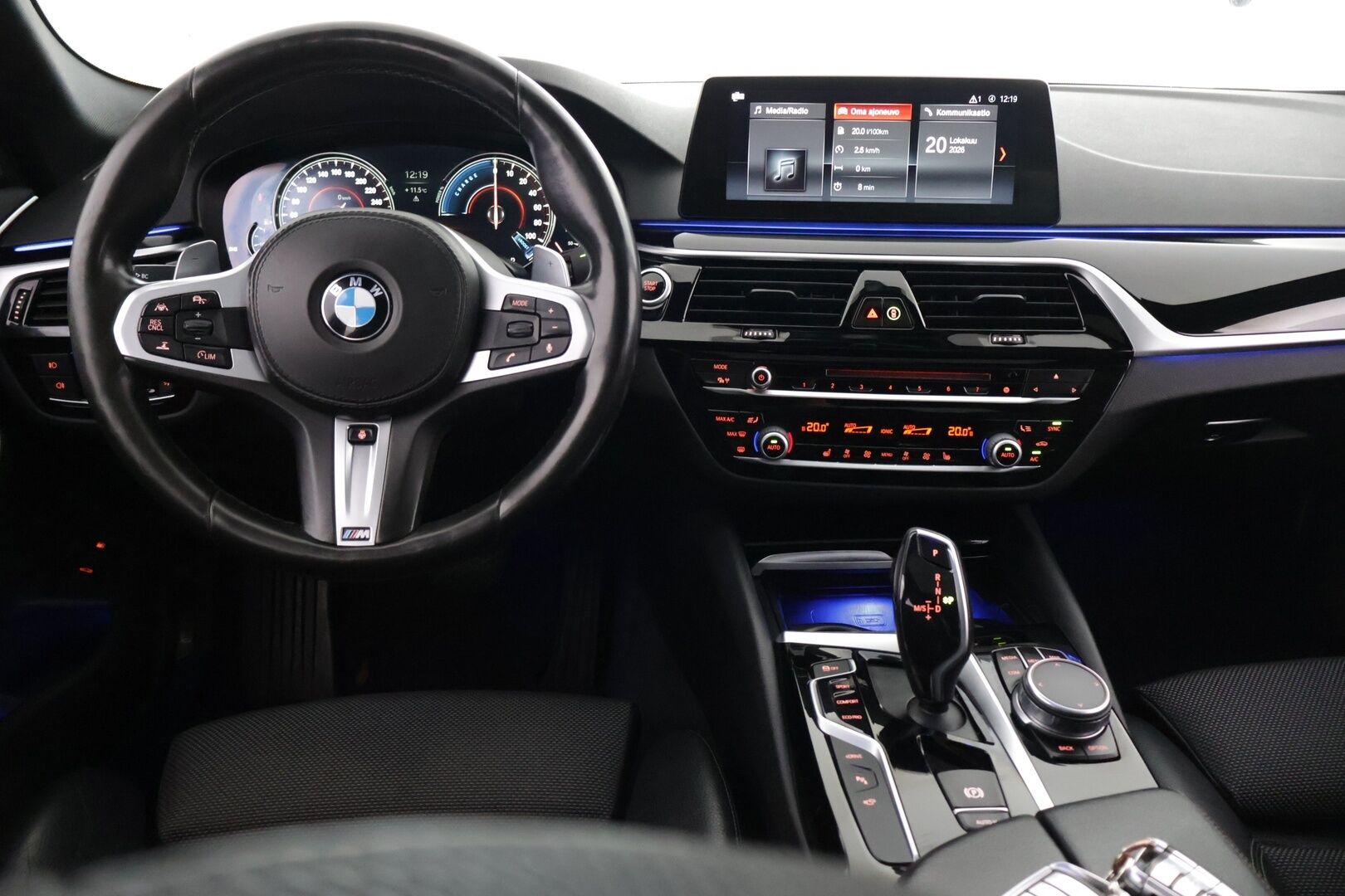 BMW 530 2017 G30 Sedan 530e A iPerformance Launch Edition Sport  MYYDÄÄN HUUTOKAUPAT.COM - M Sport | ACC | HUD | Panorama | 360° Kamera | Navi Professional | Adaptiiviset LED-ajovalot | Ambient Light | | Suomi-auto| MYYDÄÄN HUUTOKAUPAT.COM