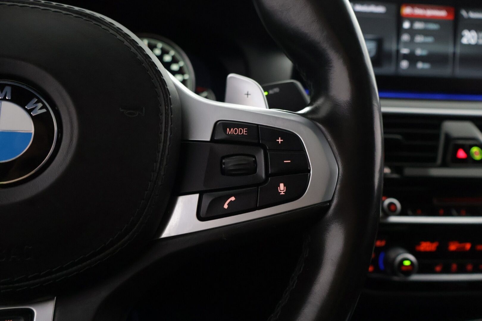 BMW 530 2017 G30 Sedan 530e A iPerformance Launch Edition Sport  MYYDÄÄN HUUTOKAUPAT.COM - M Sport | ACC | HUD | Panorama | 360° Kamera | Navi Professional | Adaptiiviset LED-ajovalot | Ambient Light | | Suomi-auto| MYYDÄÄN HUUTOKAUPAT.COM