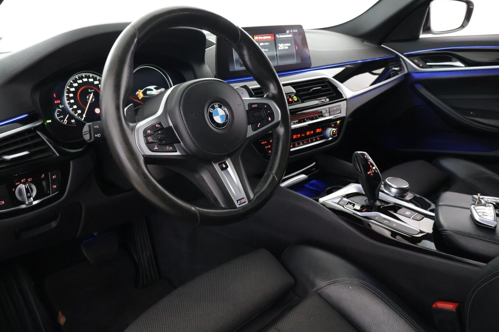 BMW 530 2017 G30 Sedan 530e A iPerformance Launch Edition Sport  MYYDÄÄN HUUTOKAUPAT.COM - M Sport | ACC | HUD | Panorama | 360° Kamera | Navi Professional | Adaptiiviset LED-ajovalot | Ambient Light | | Suomi-auto| MYYDÄÄN HUUTOKAUPAT.COM