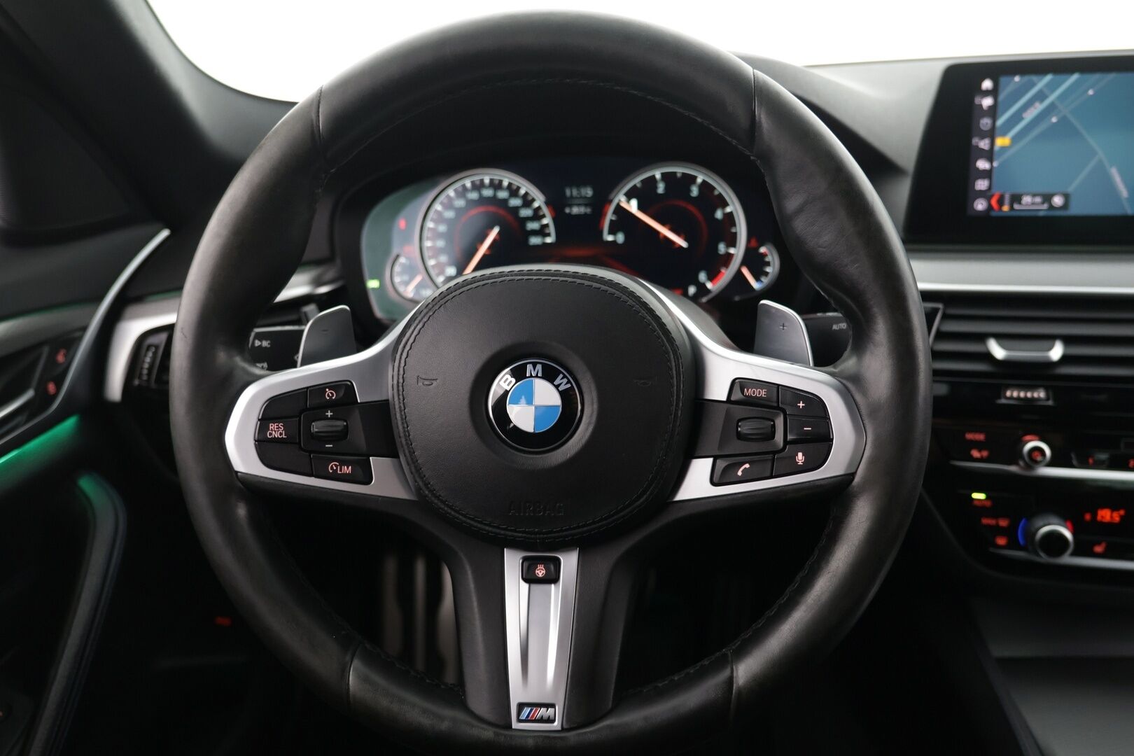BMW 520 2017 G30 Sedan 520d A Business M-Sport - | Alustasarja | Sporttipenkit | Vakkari | HiFi | Koukku | P-tutka | Navi | Ratinlämmitin |