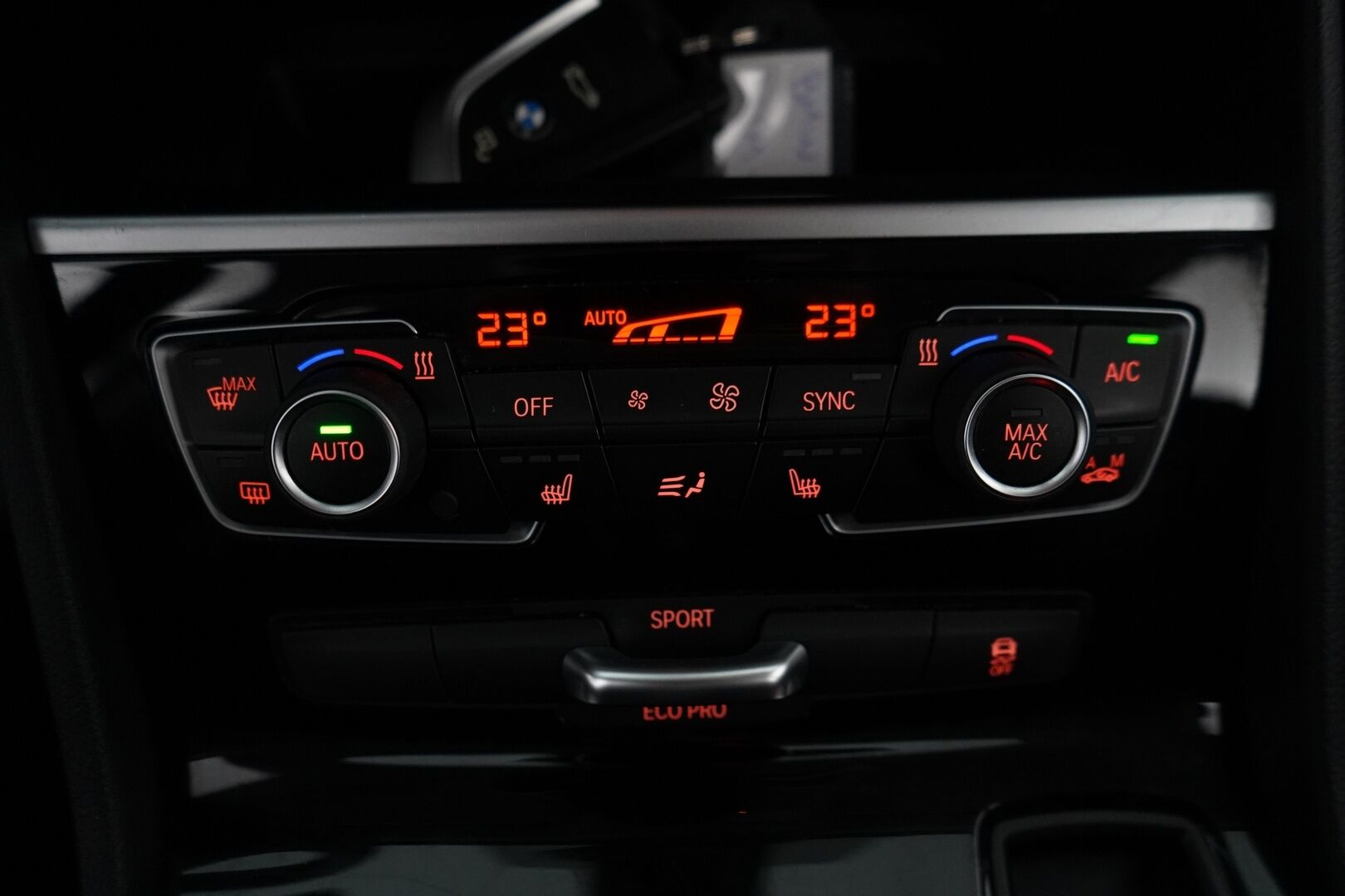 BMW 216 2017 F46 Gran Tourer 216d Business * Vakkari / Vetokoukku / Lohkolämmitin / Pysäköintitutka * - Suomi-auto / Merkkihuollettu / 7-paikkainen - HULLU BLACKWEEK KORKOTARJOUS 2,49%