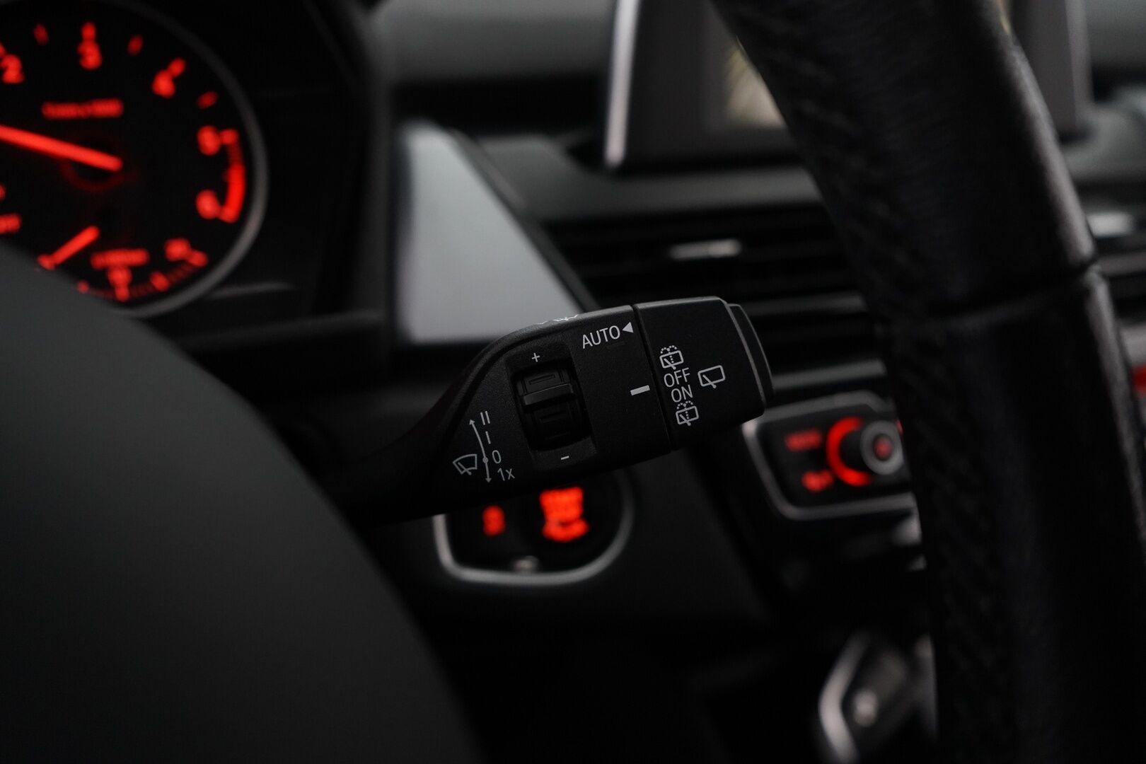 BMW 216 2017 F46 Gran Tourer 216d Business * Vakkari / Vetokoukku / Lohkolämmitin / Pysäköintitutka * - Suomi-auto / Merkkihuollettu / 7-paikkainen - HULLU BLACKWEEK KORKOTARJOUS 2,49%