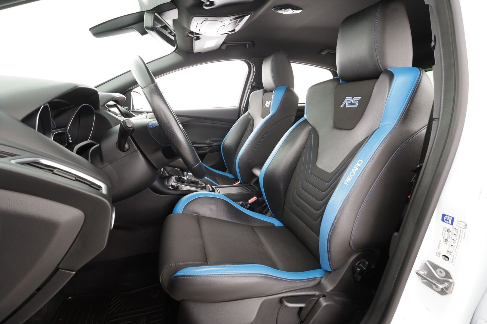 Ford Focus 2017 2,3 EcoBoost 350 hv start/stop M6 RS * Lohkolämmitin / Xenon / P.Kamera / Apple&Android / Sony / Keyless * - Suomi-auto / Kahdet renkaat / Merkkihuollot