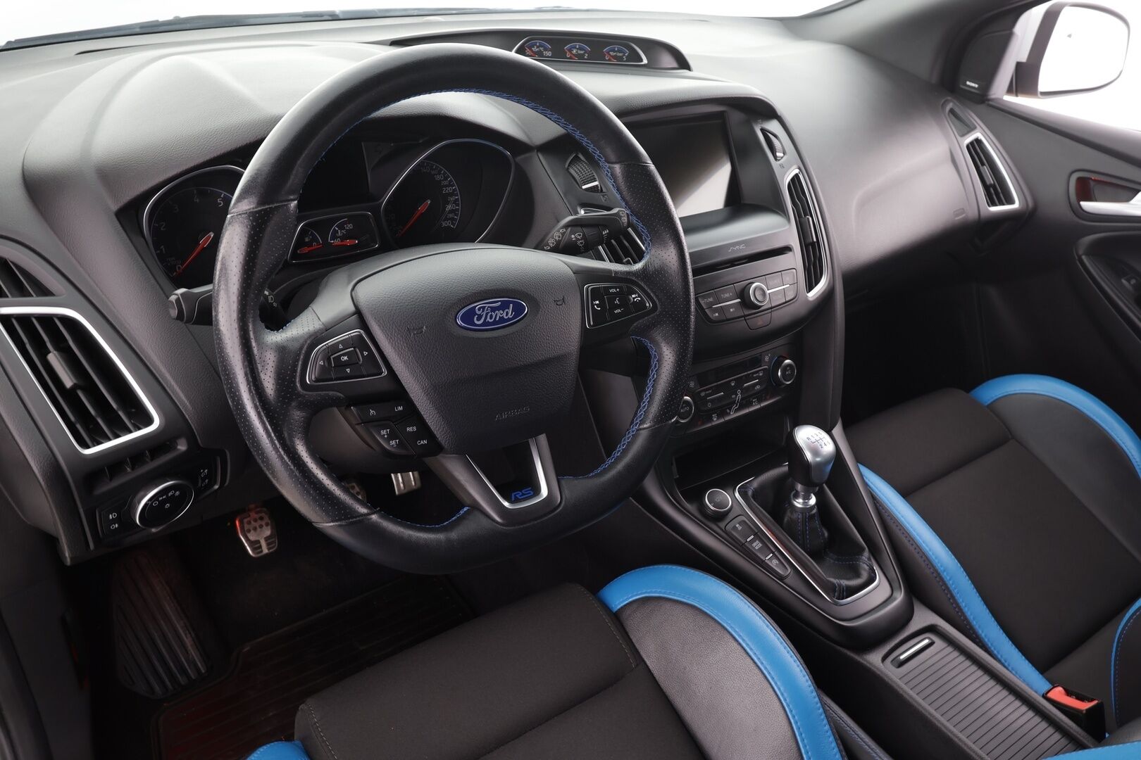 Ford Focus 2017 2,3 EcoBoost 350 hv start/stop M6 RS * Lohkolämmitin / Xenon / P.Kamera / Apple&Android / Sony / Keyless * - Suomi-auto / Kahdet renkaat / Merkkihuollot