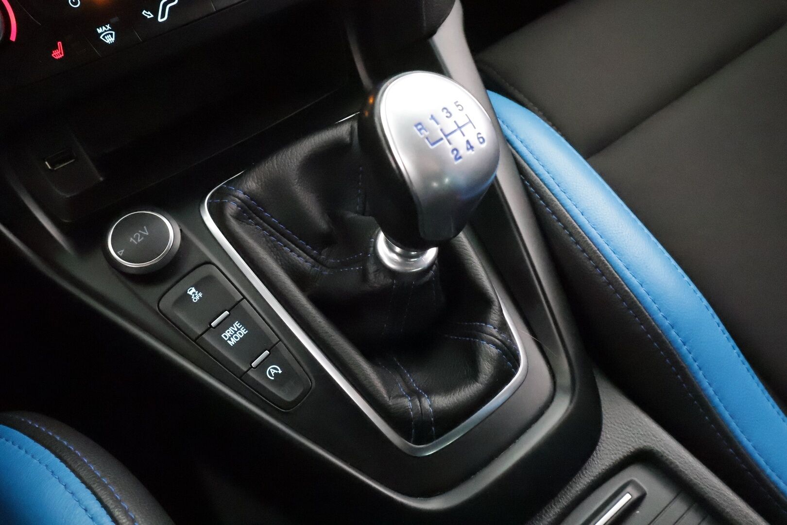 Ford Focus 2017 2,3 EcoBoost 350 hv start/stop M6 RS * Lohkolämmitin / Xenon / P.Kamera / Apple&Android / Sony / Keyless * - Suomi-auto / Kahdet renkaat / Merkkihuollot