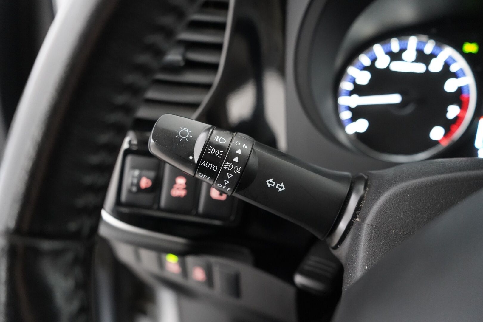 Mitsubishi Outlander 2018 2,0 MIVEC EXE MT 2WD 5P - Kamera | Vakkari | Lohko | Kahdet renkaat OEM alumiinivantein | Suomi-auto | Säntilliset huollot