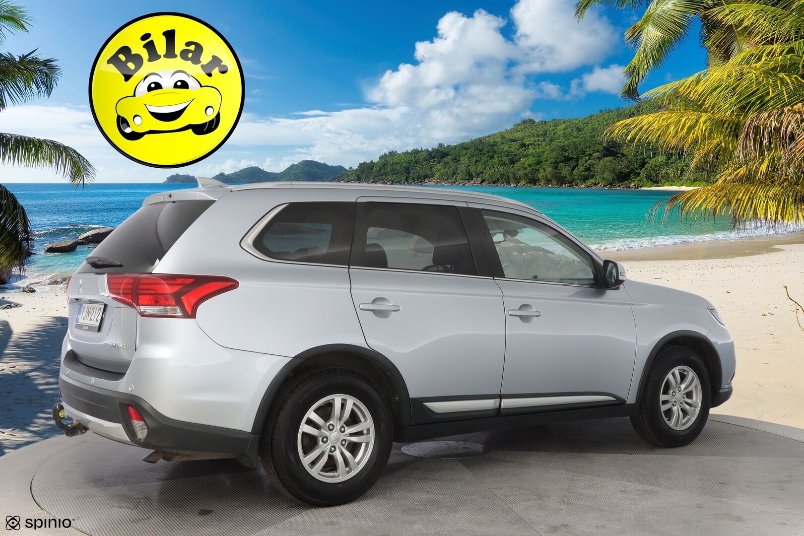 Mitsubishi Outlander 2018 2,0 MIVEC EXE MT 2WD 5P - Kamera | Vakkari | Lohko | Kahdet renkaat OEM alumiinivantein | Suomi-auto | Säntilliset huollot