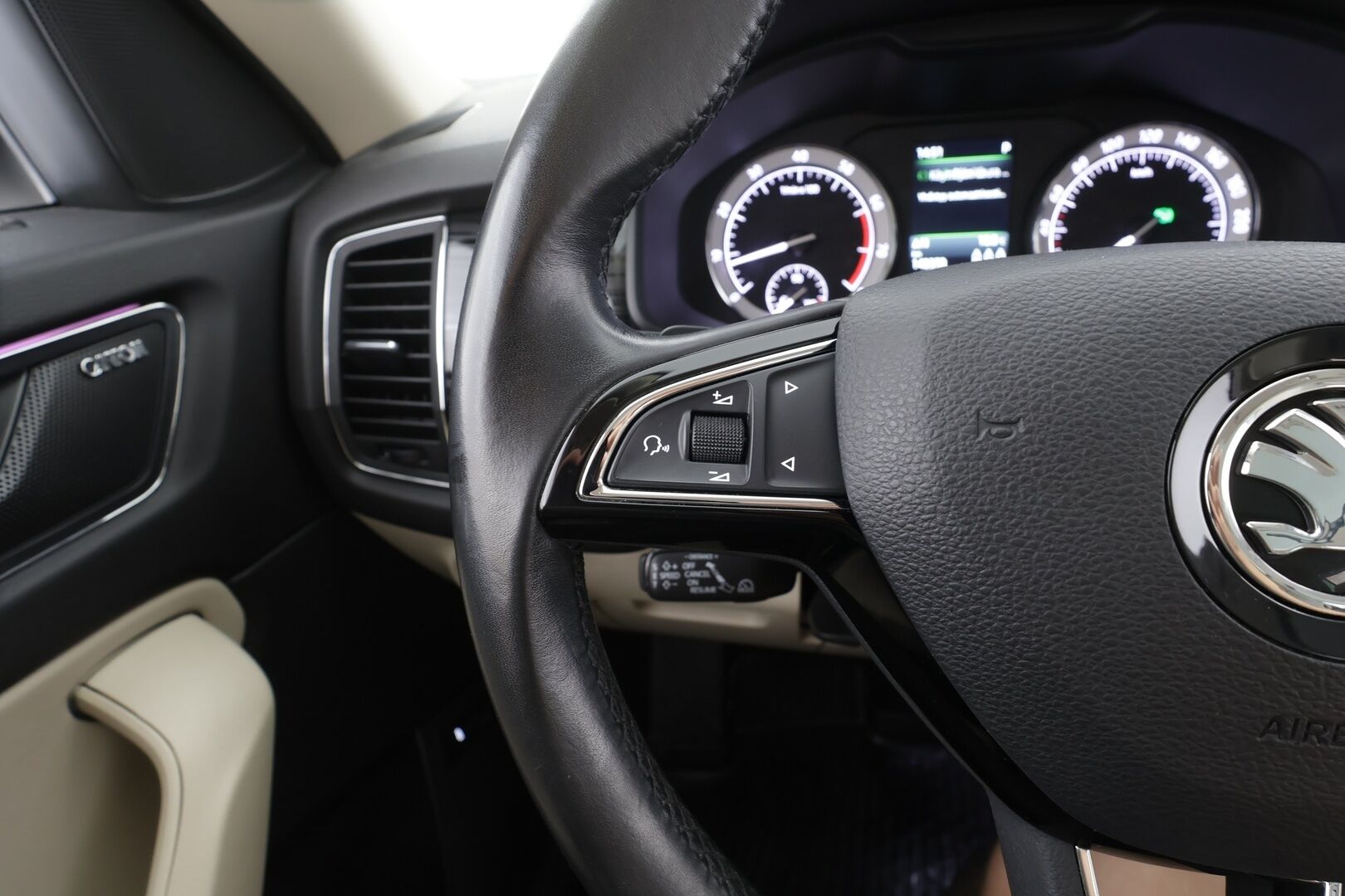 Skoda Kodiaq 2017 1,4 TSI ACT Exclusive DSG Autom. - | ACC | 360-Kamera | Canton | LED | Ilmastoidut nahat muistilla | Panorama | Keyless | Apple&Android | Suomi-auto | Kahdet Renkaat |