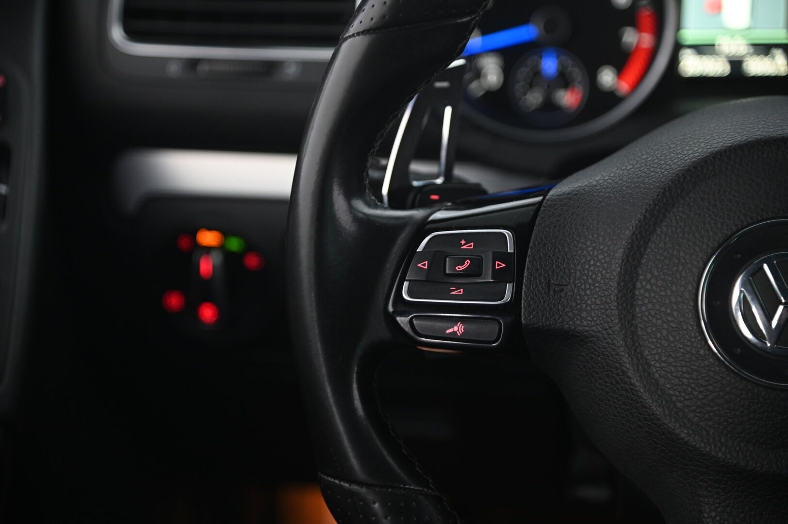 Volkswagen Golf 2012 R 4Motion - Myydään Huutokaupat.com | R Kuppipenkit | DynAudio | Navi | P tutkat | Stage 2+ 
