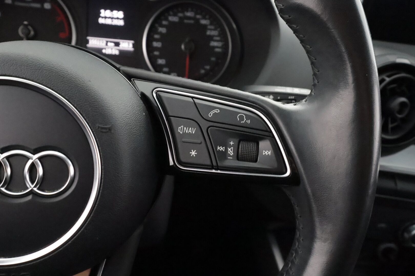 Audi Q2 2017 Business Sport 1,4 TFSI COD 110 kW S tronic - | ACC | LED | P.Tutka | Sisätilanlämmitin | Keyless | Sähkökontti | Suomi-auto | Kahdet renkaat | 