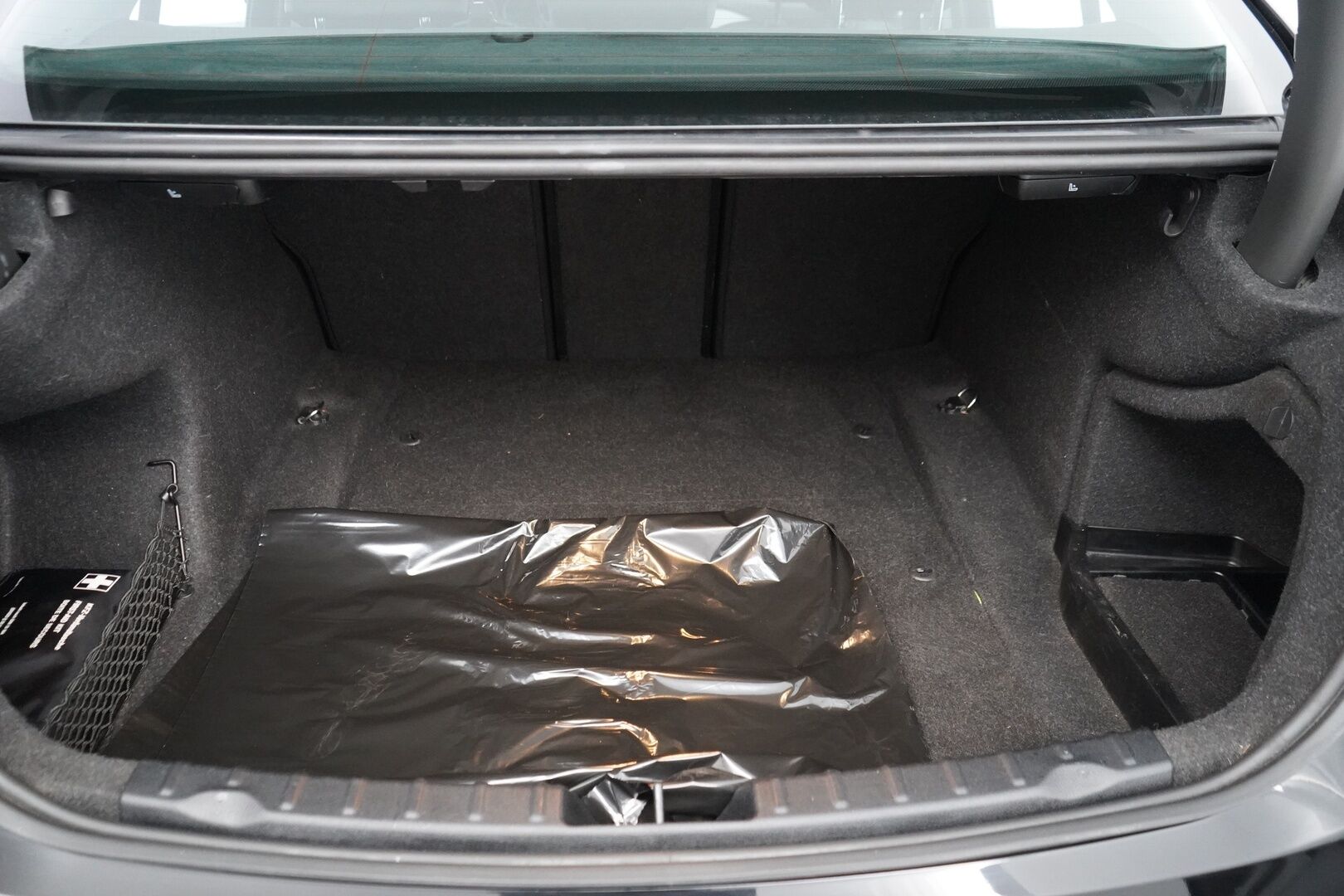 BMW 318 2017 F30 Sedan 318i A Business Exclusive Edition *Ratinlämmitin / Tutkat / Nahkapenkit / Vakkari* - 2-omisteinen / Suomi-auto / Kahdet renkaat BMW alumiinivantein - HULLUT AVAJAISHULINAT KORKOTARJOUS 3,29 %