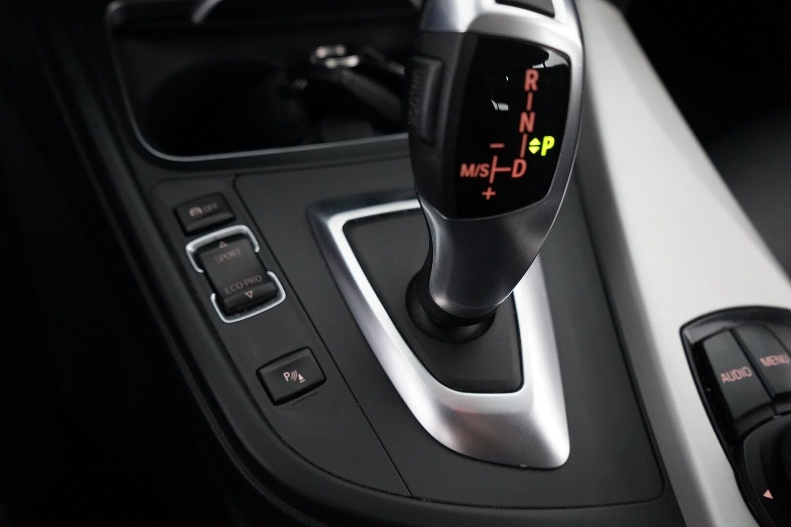 BMW 318 2017 F30 Sedan 318i A Business Exclusive Edition *Ratinlämmitin / Tutkat / Nahkapenkit / Vakkari* - 2-omisteinen / Suomi-auto / Kahdet renkaat BMW alumiinivantein - HULLUT AVAJAISHULINAT KORKOTARJOUS 3,29 %