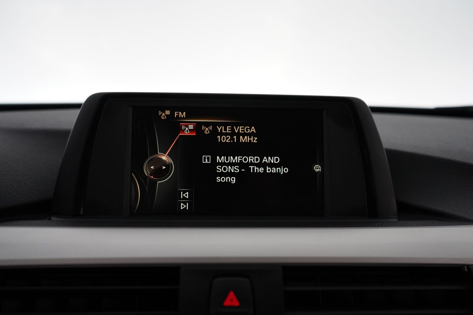 BMW 318 2017 F30 Sedan 318i A Business Exclusive Edition *Ratinlämmitin / Tutkat / Nahkapenkit / Vakkari* - 2-omisteinen / Suomi-auto / Kahdet renkaat BMW alumiinivantein