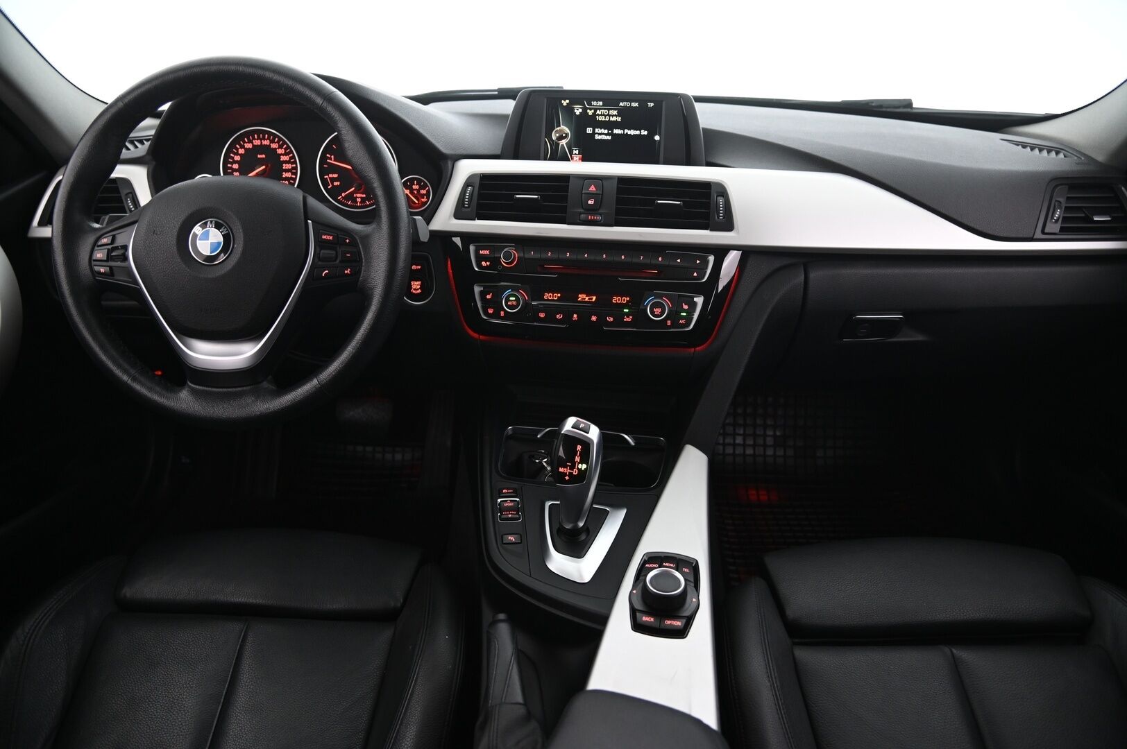 BMW 320 2017 F31 Touring 320d A xDrive Business Exclusive Edition - B47 | Sporttinahat | Vakkari | Tutkat | Suomi-auto | 2x Renkaat&alumiinivanteet