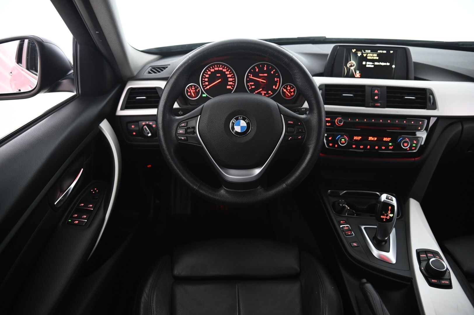 BMW 320 2017 F31 Touring 320d A xDrive Business Exclusive Edition*Sporttinahat / Vakkari / Tutkat* - *Juuri tullut / Suomi-auto*