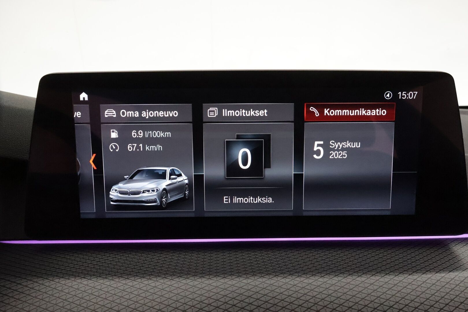 BMW 520 2017 G30 Sedan 520d A xDrive M-Sport **ACC / HUD / H&K / Muistipenkki / 360° / Adapt.LED / Navi / Comfort Access** - Suomi-auto / Kahdet renkaat aluvanteilla / Huippuvarusteet!