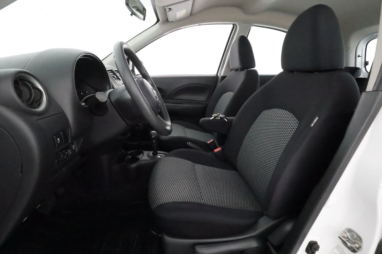 Nissan Micra 2017 80 Visia CVT TPMS **Ilmastointi / Lohkolämmitin sisätilalämmittimellä / Radio / Penkinlämmittimet / TULOSSA!