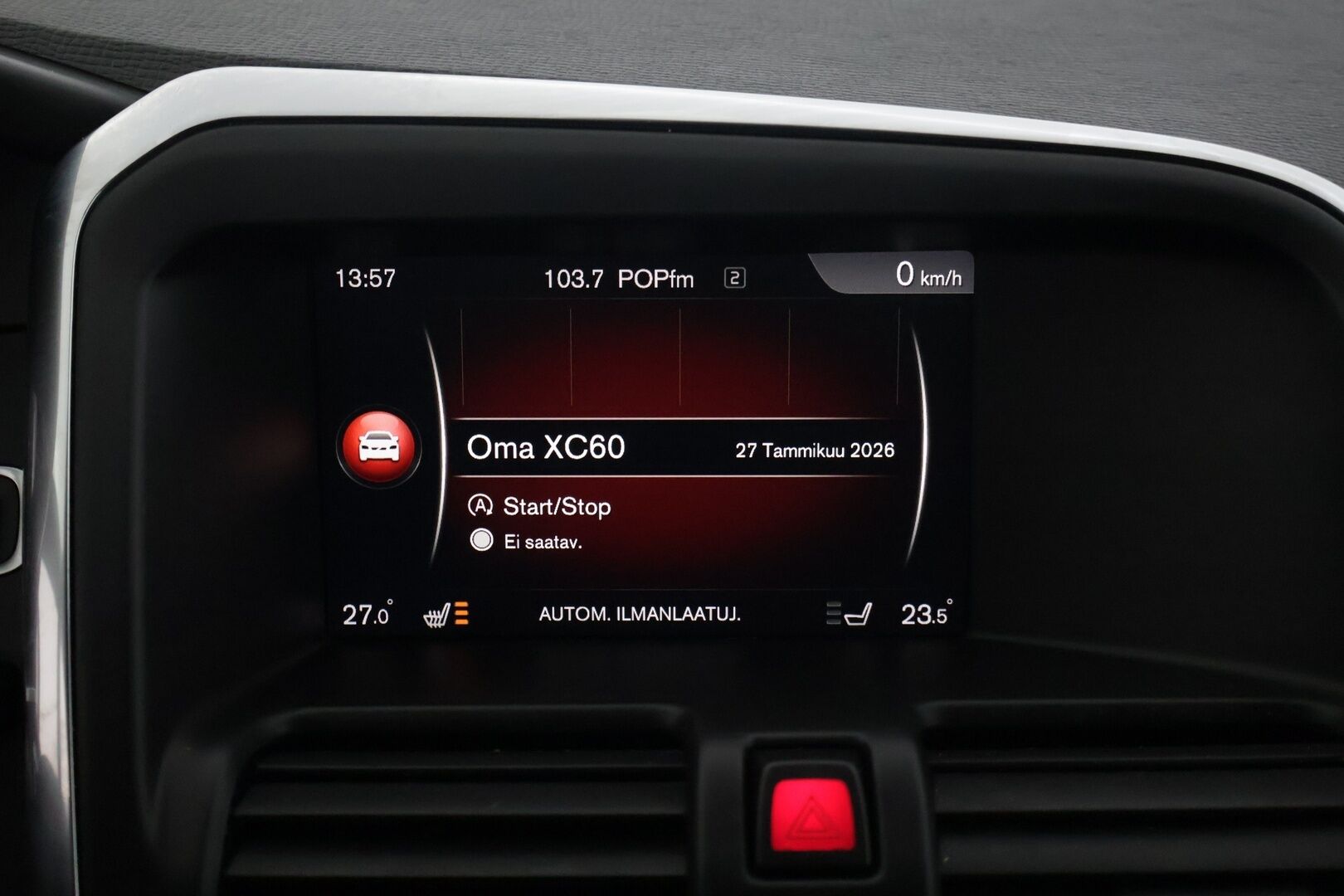 Volvo XC60 2017 D4 AWD Business Classic R-Design aut * Xenon / Webasto / Koukku / Lämm. tuulilasi / Peruutuskamera * - Jakopää tehty 2/26 / Suomi-auto / Facelift / Ratinlämmitin / Ylläpitolaturi / 2x renkaat vanteilla