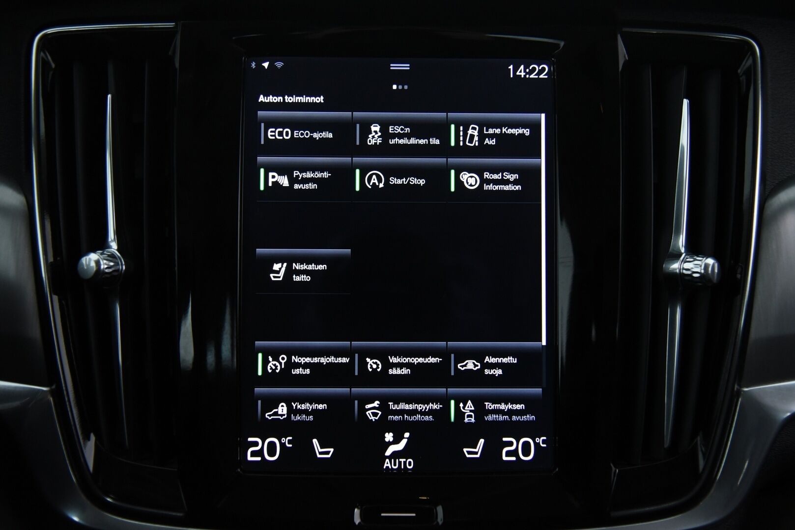 Volvo V90 2017 D3 AWD Momentum aut / ACC & Pilot assist / Webasto / Koukku / VOC - Ilman AD-Blue järjestelmää! / Jakopää tehty 01/2025! / Merkkihuollettu / 