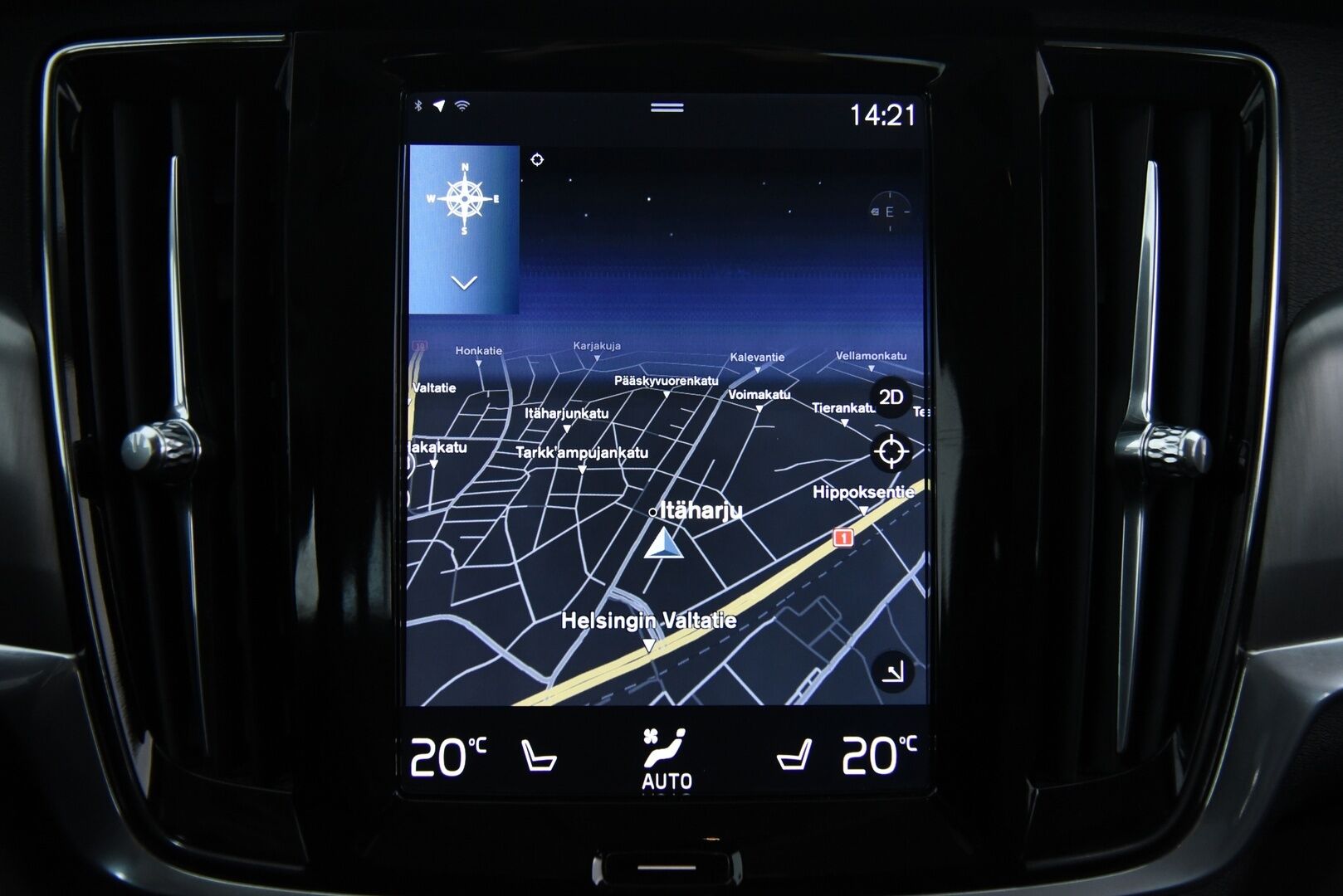 Volvo V90 2017 D3 AWD Momentum aut / ACC & Pilot assist / Webasto / Koukku / VOC - Ilman AD-Blue järjestelmää! / Jakopää tehty 01/2025! / Merkkihuollettu / 
