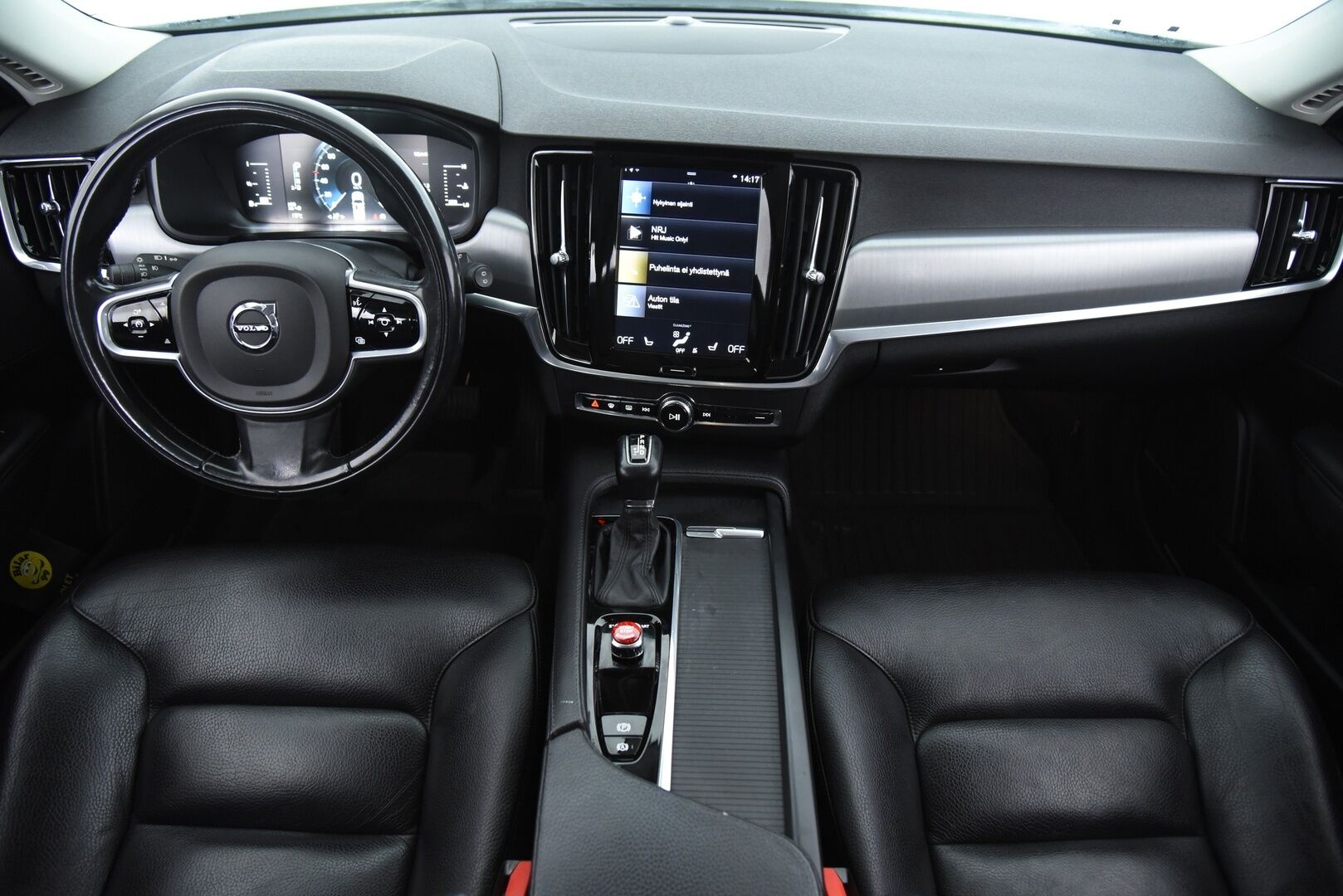 Volvo V90 2017 D3 AWD Momentum aut - ACC | Pilot Assist | Webasto | Koukku | LED | Ei AdBlue! | Nahkasisusta     | Jakopää 01/25 | Hyvä huoltohistoria & 2x vanteet! 